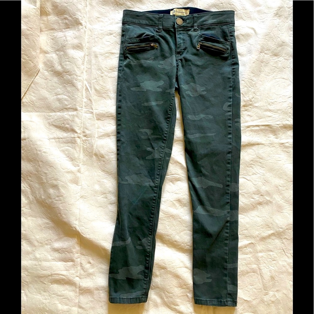 Ladies Democracy Camo Jeans with Ab Technology, size 4 Excellent Condition